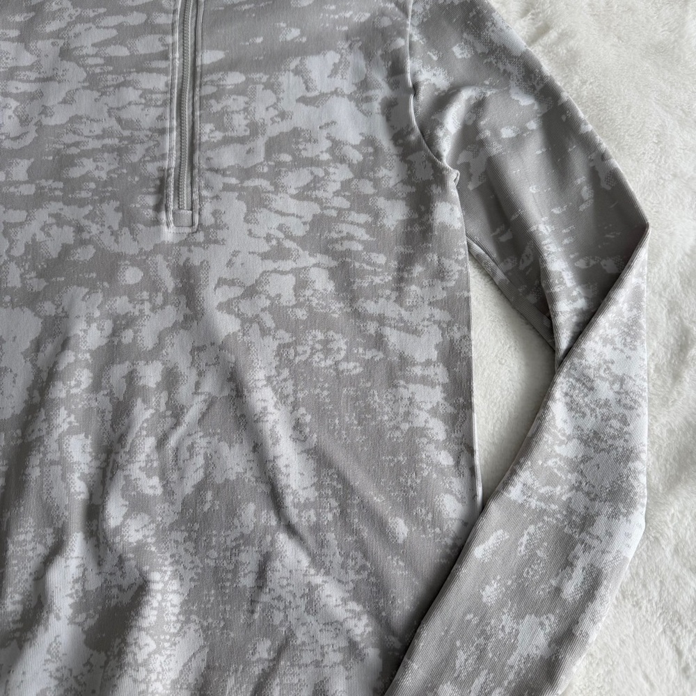 Fabletics Mist Seamless Half Zip Size Medium - image 4